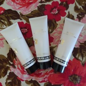 Marc Jacobs Daisy Body Lotion & 2 Shower Gel